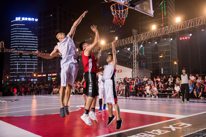 他在场上的 他在场上的