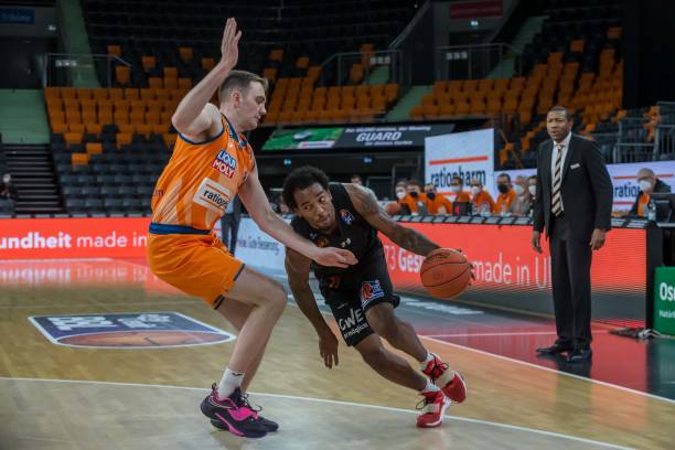 步前进的决 步前进的决