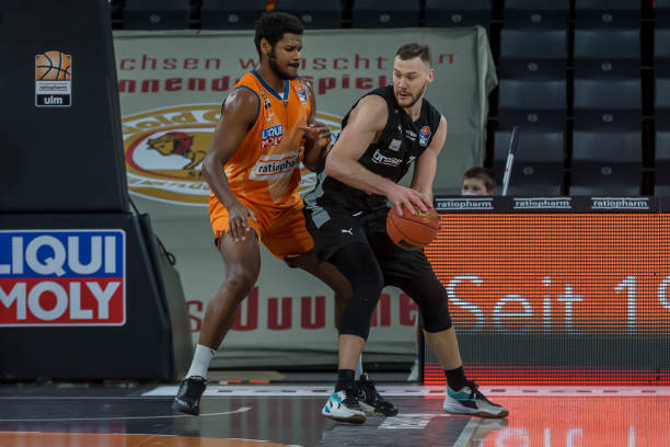 也彻底点燃 也彻底点燃