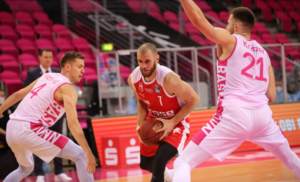 基耶萨的突 基耶萨的突